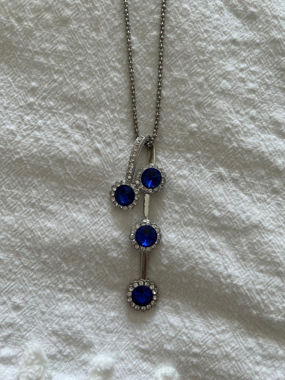 Luxe Boho Style Long silver tone chain necklace w/ faux sapphire stones pendants